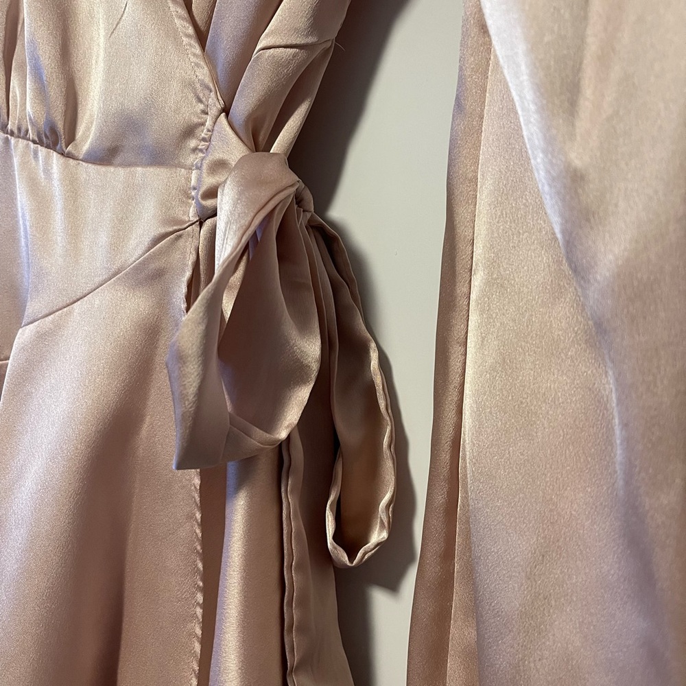 Champagne satin dress - Picture 2 of 2